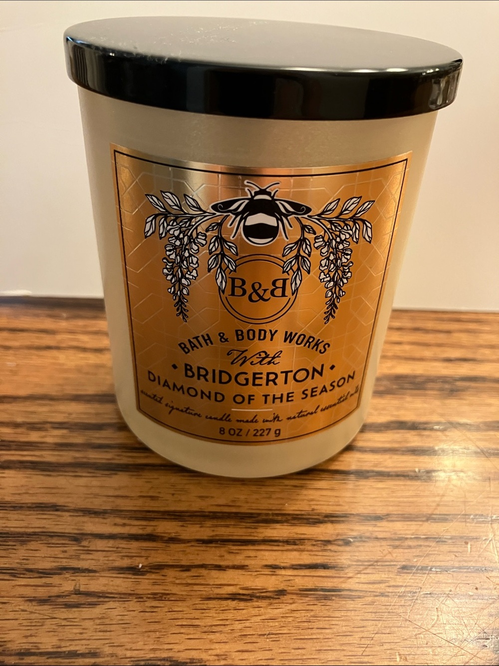 Bath & Body Works Bridgerton Diamond of the Season Candle - Gold & Black